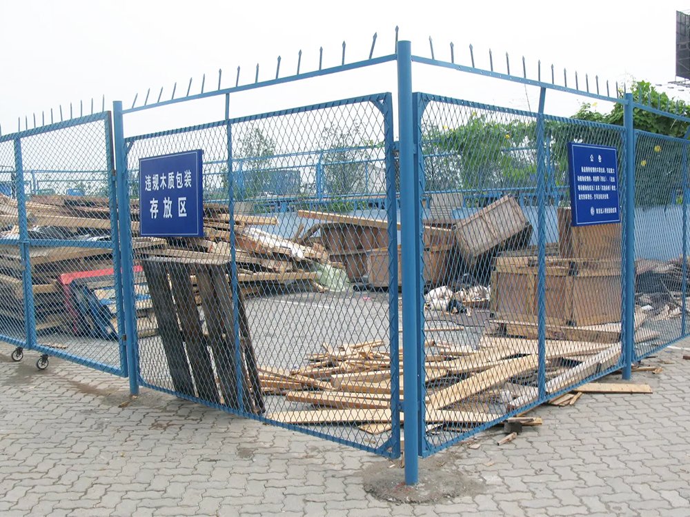 鋼板網(wǎng)護欄